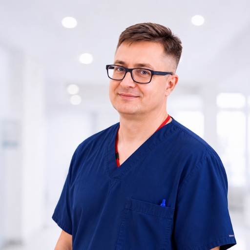 Jacek Kuźma - kardiolog dziecięcy, pediatra, ecmokardiografista, Klinika Dr Kuśmierczyk w Warszawie.
