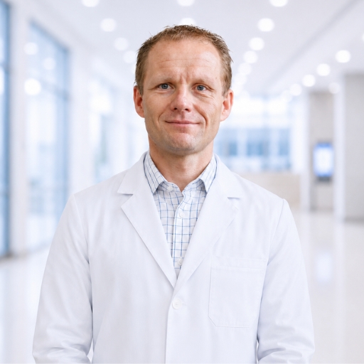 Tomasz Jakimowicz - chirurg naczyniowy, transplantolog, Klinika Dr Kuśmierczyk w Warszawie.